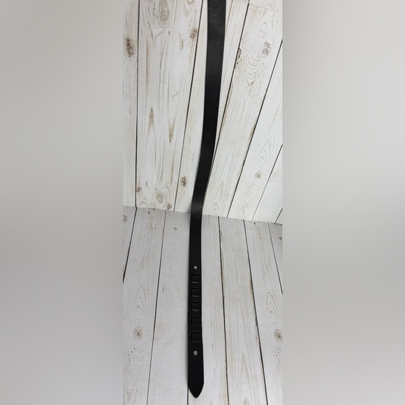 TRE VERO Equestrian Leather Belt. Silver Hardware. Size Large.